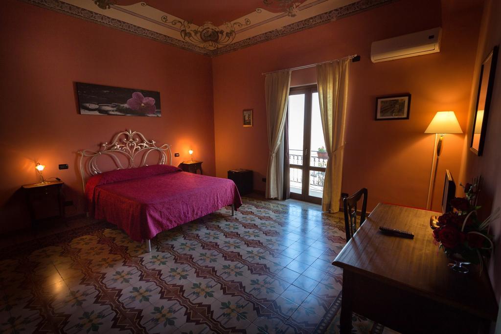 Bed And Breakfast Sotto Le Stelle 칼타벨로타 객실 사진