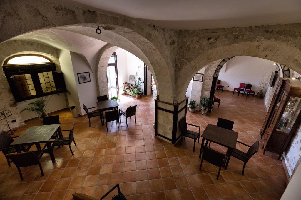 Bed And Breakfast Sotto Le Stelle 칼타벨로타 외부 사진