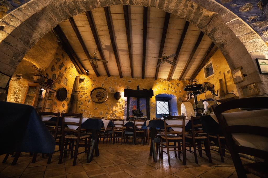 Bed And Breakfast Sotto Le Stelle 칼타벨로타 외부 사진
