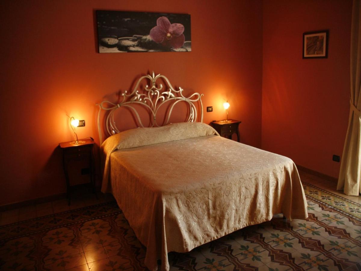Bed And Breakfast Sotto Le Stelle 칼타벨로타 객실 사진